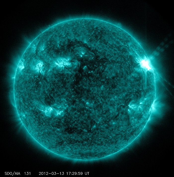 Rozbłysk na Słońcu może wywołać burzę geomagnetyczną