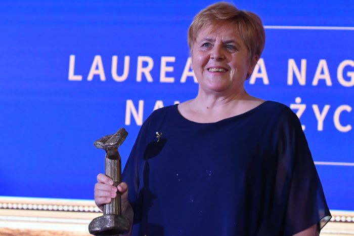 07.12.2021. Prof. Bożena Kamińska-Kaczmarek z Instututu Biologii Doświadczalnej Polskiej Akademii Nauk podczas uroczystości wręczenia Nagród Fundacji na rzecz Nauki Polskiej, 7 bm. w Sali Wielkiej Zamku Królewskiego w Warszawie. W tym roku uroczystość odbywa się po raz trzydziesty. PAP/Piotr Nowak