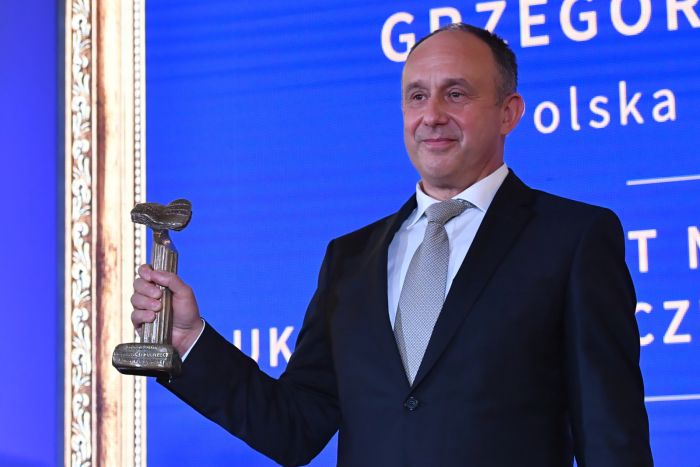 07.12.2021. Prof. Grzegorz Pietrzyński z Centrum Astronomicznego im. Mikołaja Kopernika podczas uroczystości wręczenia Nagród Fundacji na rzecz Nauki Polskiej, 7 bm. w Sali Wielkiej Zamku Królewskiego w Warszawie. W tym roku uroczystość odbywa się po raz trzydziesty. PAP/Piotr Nowak