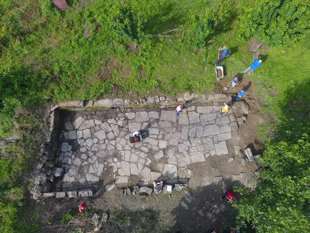 Relikty zaginionego miasta odkryte przez polskich archeologów w rejonie Szkodry, fot. M. Lemke