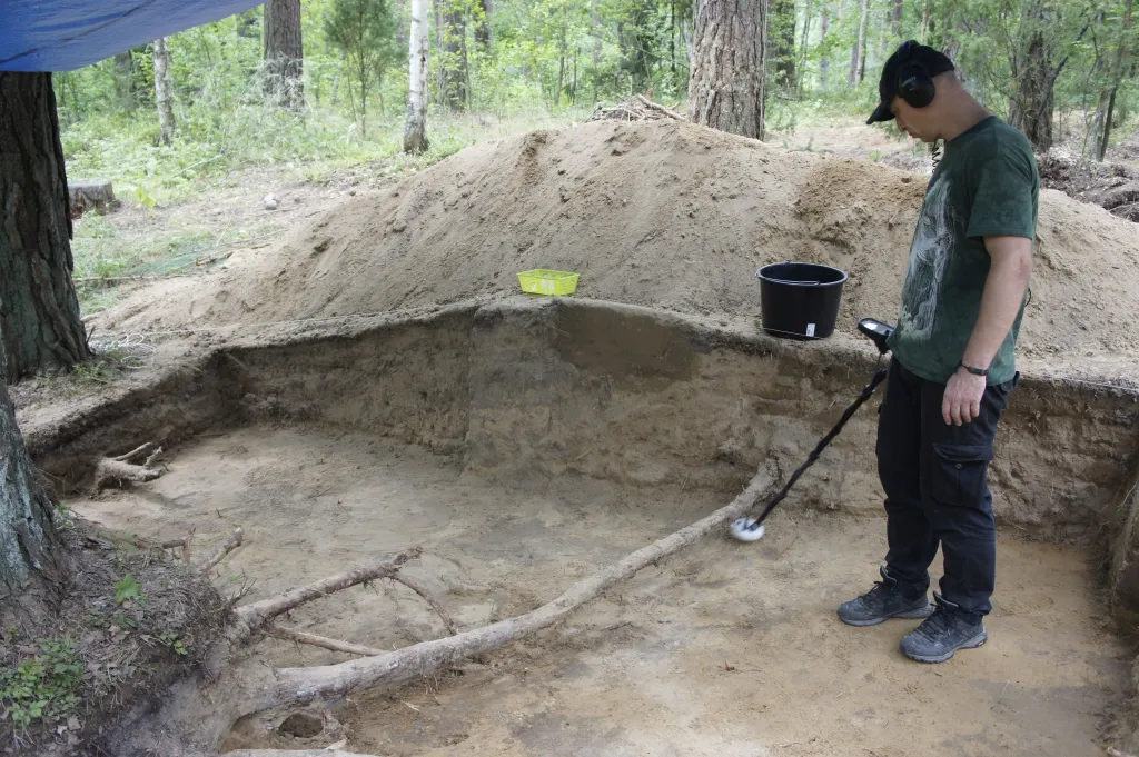 Wykrywacze metali są cennym uzupełnieniem tradycyjnych metod archeologicznych (fot. Monika Radzikowska)