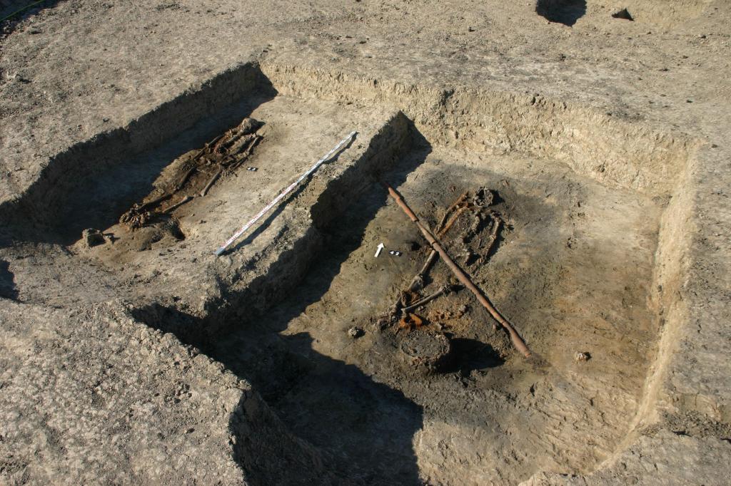 Two warrior graves during archaeological research in Ciepłe. Credit: Z. Ratajczyk