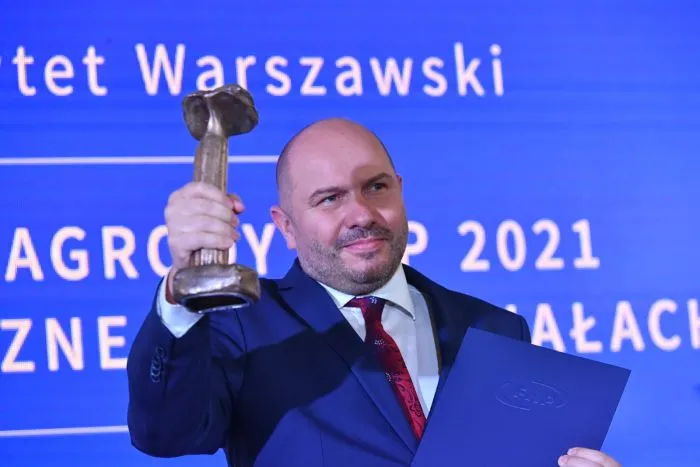 07.12.2021. Prof. Jacek Jemielity z Centrum Nowych Technologii Uniwersytetu Warszawskiego podczas uroczystości wręczenia Nagród Fundacji na rzecz Nauki Polskiej w Sali Wielkiej Zamku Królewskiego w Warszawie. PAP/Piotr Nowak