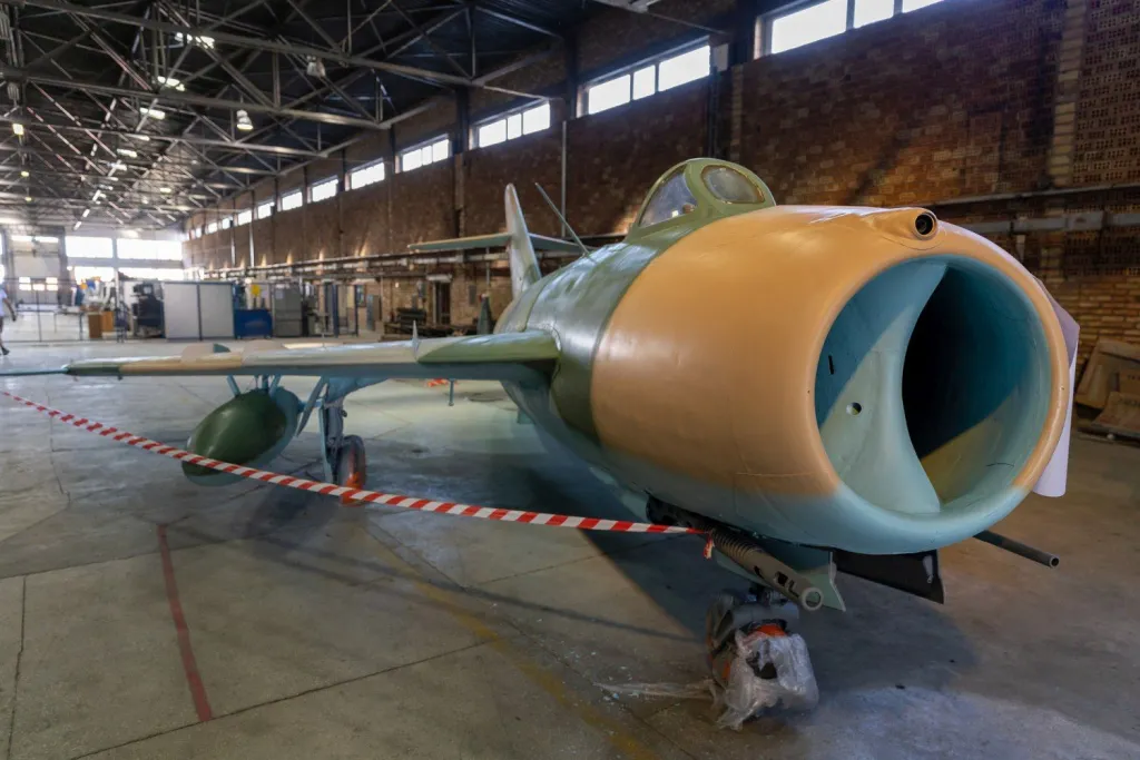 LIM-5 pomalowany na Politechnice Białostockiej trafi do Muzeum Wojska w Białymstoku. Fot. Agnieszka Sakowicz-Stasiulewicz