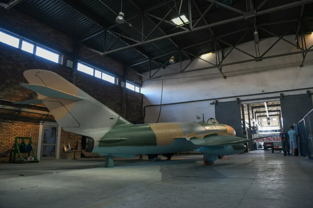 LIM-5 pomalowany na Politechnice Białostockiej trafi do Muzeum Wojska w Białymstoku. Fot. Iryna Mikhno 