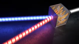 New, tuneable microlaser emitting two beams. The beams are circularly polarized and directed at different angles (Credit: Mateusz Król, Faculty of Physics of the University of Warsaw)