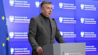  08.11.2024. Minister nauki Dariusz Wieczorek podczas konferencji prasowej nt. wyników rekrutacji na studia na rok akademicki 2024/25 w uczelniach nadzorowanych przez ministra nauki, 8 bm. w siedzibie resortu w Warszawie. PAP/Paweł Supernak