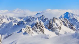 Widok na szczyt Mt. Titlis w Szwajcarii, zimą, fot. Adobe Stock