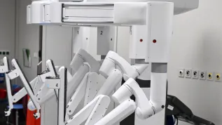 12.11.2024. Robot da Vinci w Uniwersyteckim Szpitalu Klinicznym we Wrocławiu. PAP/Maciej Kulczyński