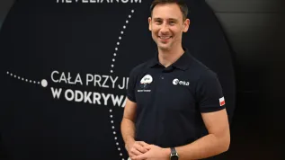Gdańsk, 07.10.2025. Astronauta Sławosz Uznański-Wiśniewski przed spotkaniem z uczniami w siedzibie Hevelianum w Gdańsku, 7 bm. (amb) PAP/Adam Warżawa