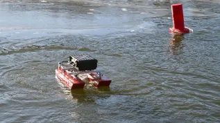 F.O.K.A. – nowa wodna platforma badawcza zbudowana przez studentów z Koła Naukowego PWr Solar Boat Team. Fot. Politechnika Wrocławska