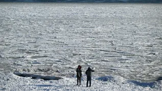  Gdynia, 03.02.2026. Zamarznięte morze w Gdyni Orłowie.  PAP/Adam Warżawa