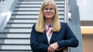 Lublin, 26.03.2026. Medioznawczyni prof. Agnieszka Łukasik-Turecka z Katolickiego Uniwersytetu Lubelskiego podczas sesji zdjęciowej dla Polskiej Agencji Prasowej w Lublinie. PAP/Wojtek Jargiło