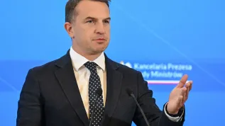 Warszawa, 26.05.2026. Rzecznik rządu Adam Szłapka na konferencji prasowej po posiedzeniu Rady Ministrów w siedzibie KPRM w Warszawie, 26 bm. (ad) PAP/Radek Pietruszka