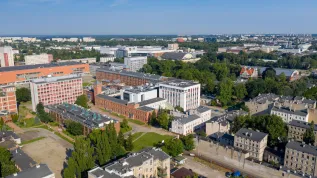 09.08.2020. Kampus Politechniki Łódzkiej między ulicami Wróblewskiego, al. Politechniki i Wólczańską w stronę Radwańskiej widziany z drona. PAP/Grzegorz Michałowski