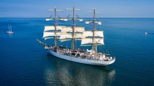 Gdynia, 16.04.2026. „Dar Młodzieży”.  Fot. PAP/Adam Warżawa
