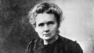 Francja Paryż ok. 1911. Maria Skłodowska-Curie (1867-1934), chemiczka i fizyczka, wybitna uczona, dwukrotnie nagrodzona nagrodą Nobla, odkrywczyni dwóch nowych pierwiastków - radu i polonu. gr PAP/Reprodukcja Jan Morek