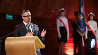 Katowice, 30.09.2026. Minister nauki i szkolnictwa wyższego Marcin Kulasek podczas Międzyuczelnianej inauguracji roku akademickiego 2026/2027 w sali koncertowej Narodowej Orkiestry Symfonicznej Polskiego Radia w Katowicach. PAP/Jarek Praszkiewicz
