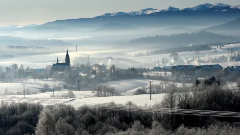 Kościół w Lutowiskach. Fot. PAP/Darek Delmanowicz 11.02.2012