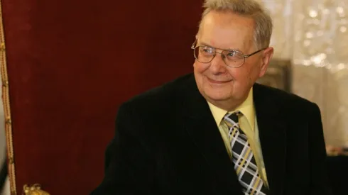 Kraków, 2008-02-27. prof. Aleksander Krawczuk podczas wręczenia nagród "Złoty Laur za Mistrzostwo w Sztuce". jb/bpt PAP/Jacek Bednarczyk