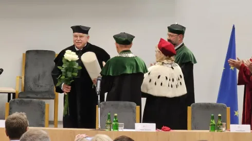 Prof. Maciej Henneberg doktorem hc Uniwersytetu Łódzkiego. Fot. SKN Antropołowcy, UŁ