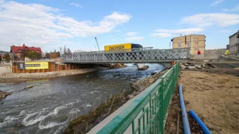 Opening of a temporary bridge over the Biała Głuchołaska River in Głuchołazy after the September flood destroyed two bridges (mr) PAP/Krzysztof Świderski