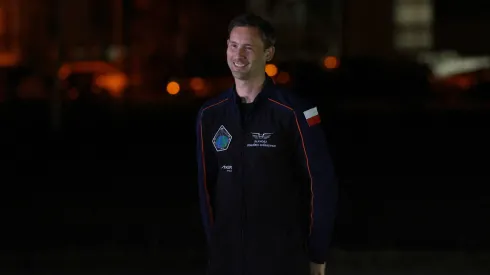 Floryda, 25.06.2025. Na zdjęciu z 24 bm. Polski astronauta Sławosz Uznański-Wiśniewski podczas pożegnania astronautów w Centrum Kosmicznym Johna F. Kennedy’ego na przylądku Canaveral w amerykańskim stanie Floryda. PAP/Leszek Szymański