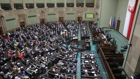 Posłowie na sali plenarnej Sejmu w Warszawie (doro) PAP/Tomasz Gzell