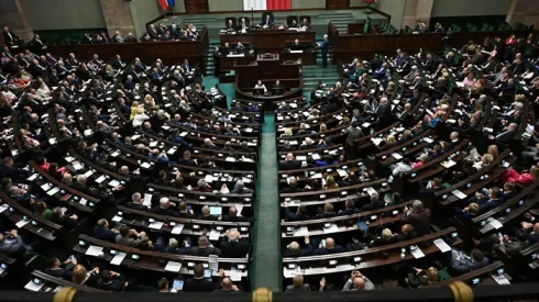 Posłowie na sali plenarnej Sejmu (rp/mgut) PAP/Radek Pietruszka