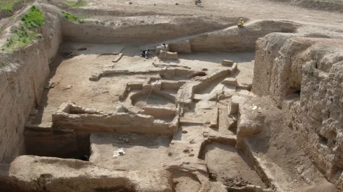 Stanowisko archeologiczne i wykop w Tell Brak. Autor: prof. Arkadiusz Sołtysiak. 