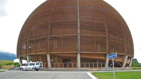 Jeden z budynków w obrębie CERN, Wikipedia, fot. Adam Nieman (CC BY-SA 2.0) 