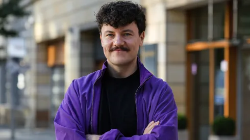 Warszawa, 23.10.2026. Dr inż. Konrad Skotnicki znany jako Doktor z TikToka przed siedzibą Polskiej Agencji Prasowej. Fot.  PAP/Paweł Supernak