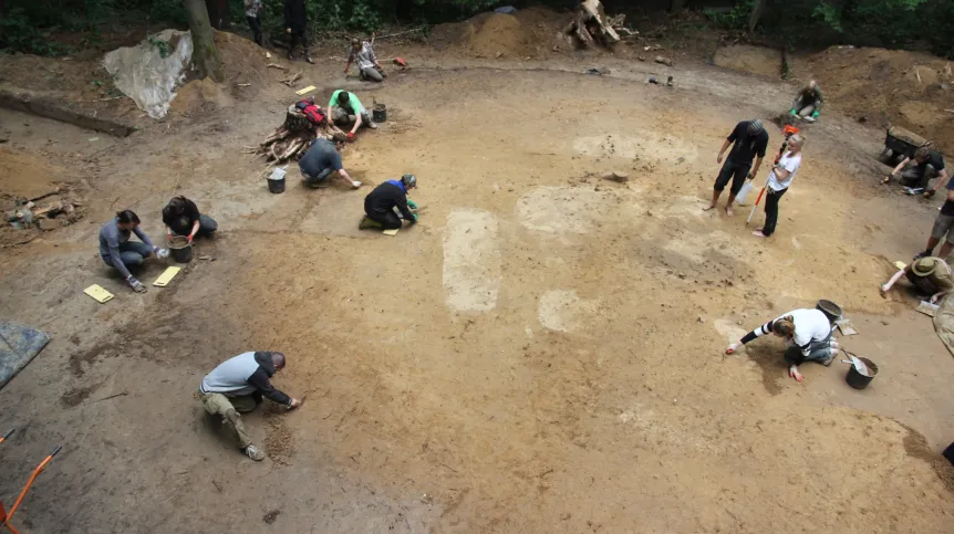 Kurhan w czasie wykopalisk. Fot. Piotr Włodarczak 