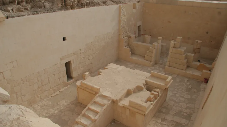 In the foreground: the Solar Altar. Photo by M. Jawornicki