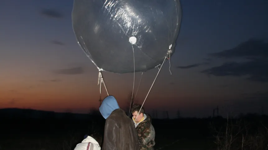 Experiment using a helium balloon. Source: Project Tibiscum