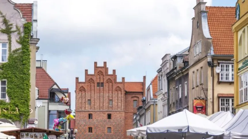 Średniowieczna Brama Górna (Wysoka Brama). Jedyna zachowana brama w średniowiecznych murach obronnych Olsztyna. Fot. PAP/ Jerzy Ochoński 18.05.2014