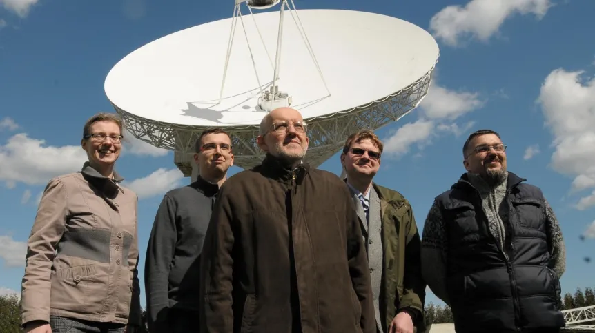 All research team members (from left): Dr. Anna Bartkiewicz, Mateusz Olech, Prof. Marian Szymczak, Dr. Paweł Wolak, Dr. Marcin Gawroński - all from Torun Centre for Astronomy of the Nicolas Copernicus University. Photo by Krzysztof Bartkiewicz (Torun Centre for Astronomy).