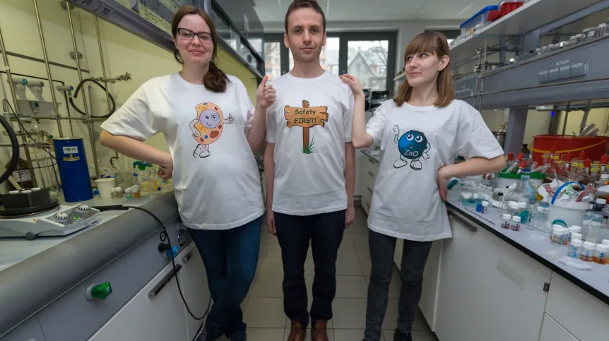 Zinc oxide nanoparticles produced from organometallic compounds are safe. They do not interact with their biological environment, scientists from the Institute of Physical Chemistry of the Polish Academy of Sciences in Warsaw and Warsaw University of Technology demonstrate. Source: Institute of Physical Chemistry PAS, Grzegorz Krzyżewski