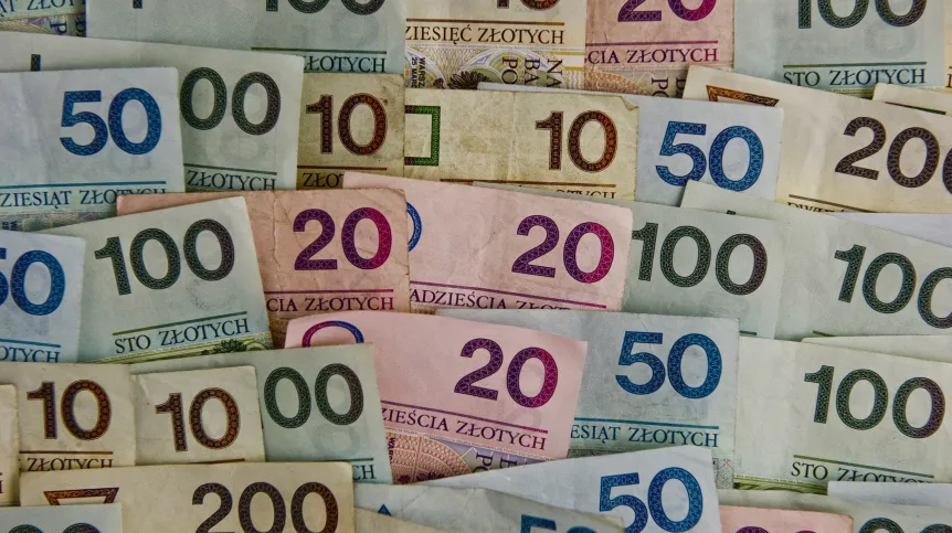 Banknoty, fot. PAP/Wojciech Pacewicz