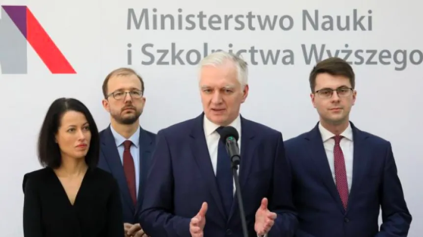 Minister of Science and Higher Education Jarosław Gowin (2R), General Director of the Ministry of Science and Higher Education Anna Budzanowska (L) and Undersecretary of State in the Ministry of Science and Higher Education Piotr Müller (R), Piotr Dardziński (2L) during the press conference "Constitution for Science after the Council of Ministers" at the Ministry of Science and Higher Education in Warsaw. PAP/Paweł Supernak 20.03.2018