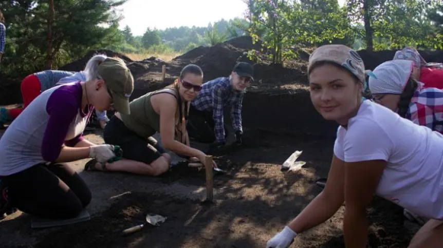 Excavations in Yaskovichi, photo by V. Belavec