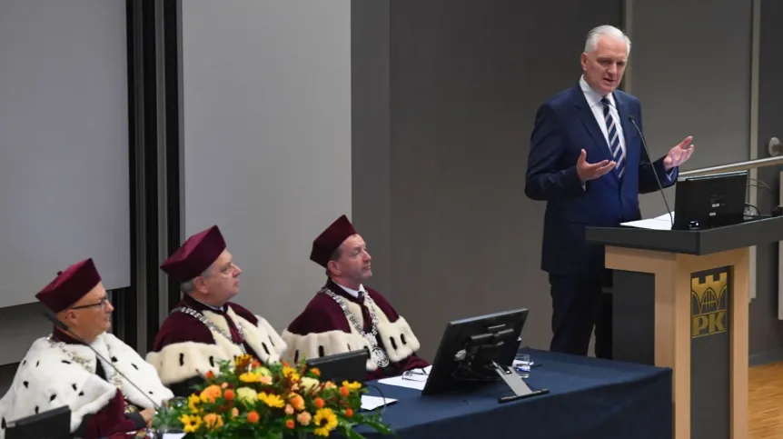  03.10.2018. Wicepremier, minister nauki i szkolnictwa wyższego Jarosław Gowin. Fot. PAP/Jacek Bednarczyk