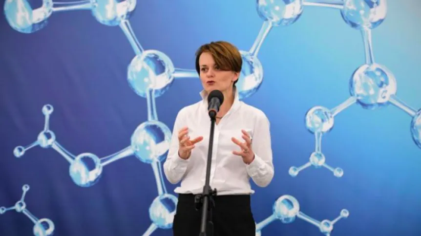 Minister of Entrepreneurship and Technology Jadwiga Emilewicz at the conference on a special loan to the Institute of High Pressure Physics of the Polish Academy of Sciences, Jan. 9 in Warsaw. Funds in the amount of nearly PLN 15 million will be used to buy gallium nitride manufacturer Ammono. Photo: PAP/Jacek Turczyk 10.01.2019