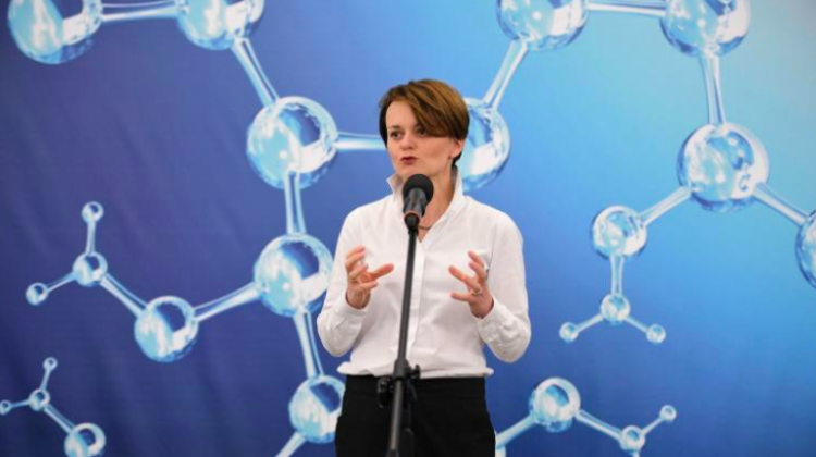 Minister of Entrepreneurship and Technology Jadwiga Emilewicz at the conference on a special loan to the Institute of High Pressure Physics of the Polish Academy of Sciences, Jan. 9 in Warsaw. Funds in the amount of nearly PLN 15 million will be used to buy gallium nitride manufacturer Ammono. Photo: PAP/Jacek Turczyk 10.01.2019