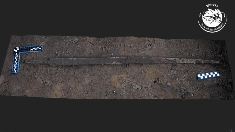 Photogrammetric model of the long combat knife at the site of its discovery (credit: M. Sosnowski)