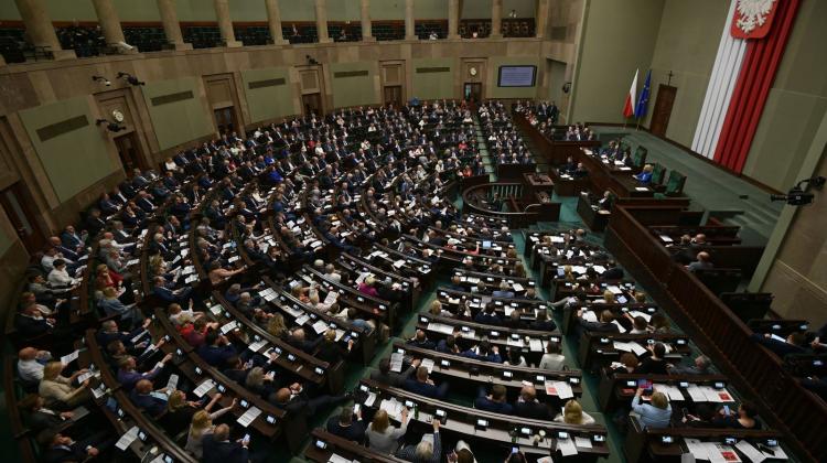 12.05.2022. Posłowie na sali plenarnej Sejmu w Warszawie. PAP/Marcin Obara