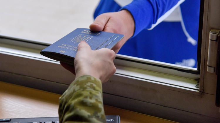 17.05.2022. Passport control at the Polish-Ukrainian border crossing Krakowiec-Korczowa. Russian invasion of Ukraine continues. PAP/Vitaliy Hrabar