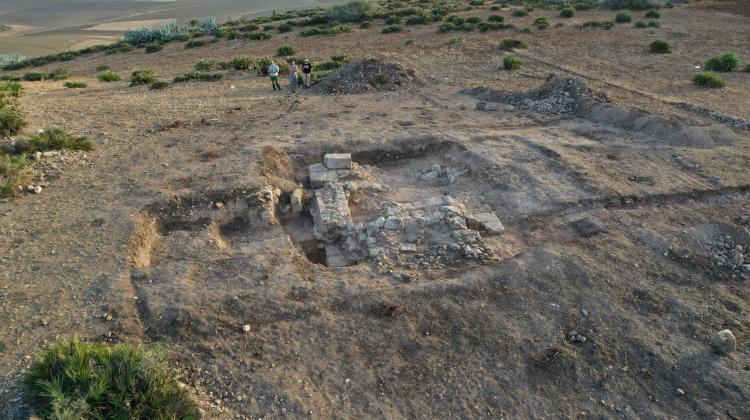 Stanowisko El Mellali z widocznymi pozostałościami wieży, autor Karol Bartczak