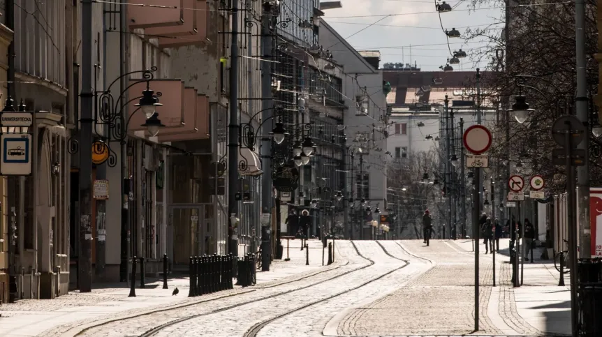 22.03.2020. Ulica Szewska we Wrocławiu. PAP/Maciej Kulczyński