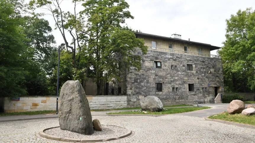 Warszawa, 29.07.2022. Siedziba Muzeum Ziemi PAN w Warszawie. (amb) PAP/Radek Pietruszka